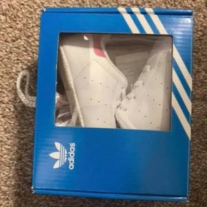 Adidas size 5 toddler shoes